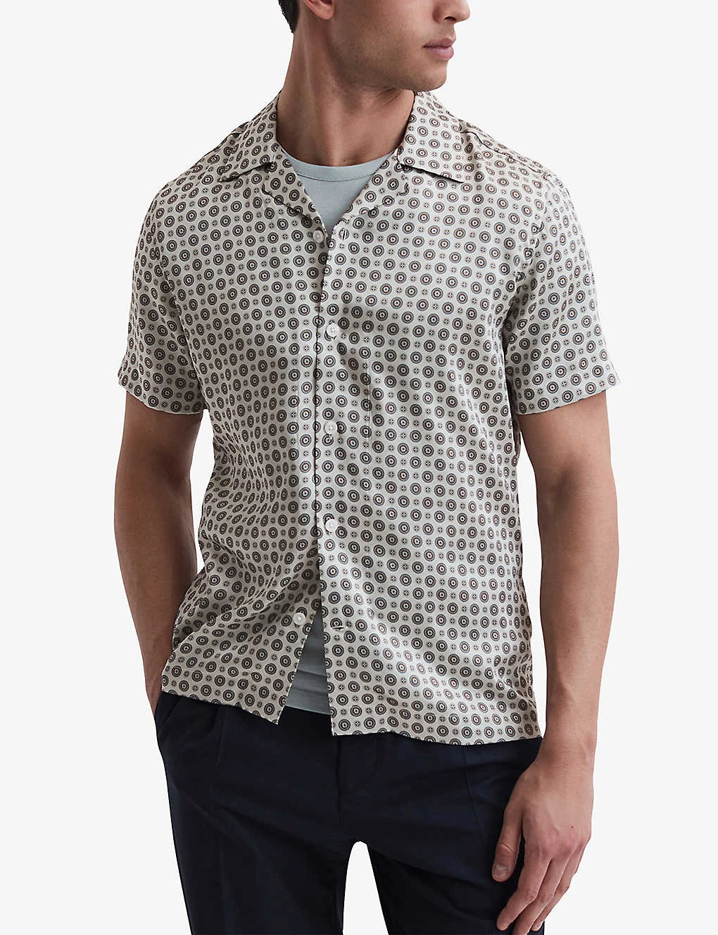 Reiss Pedro Graphic-print Regular-fit Recycled-polyester Shirt 3 Reiss Pedro Graphic-print Regular-fit Recycled-polyester Shirt - Image 3